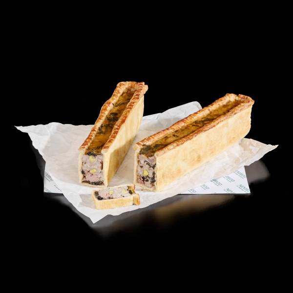 PATE EN CROUTE 3 GIBIERS - FORMAT COCKTAIL - COUPÉ EN 2 PIÈCES DE 500G